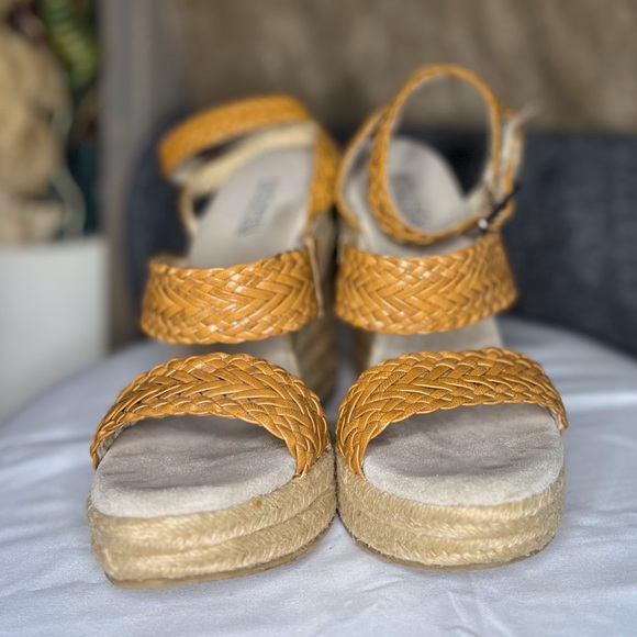 MICHAEL Kors womens wedges - Picture 6 of 14